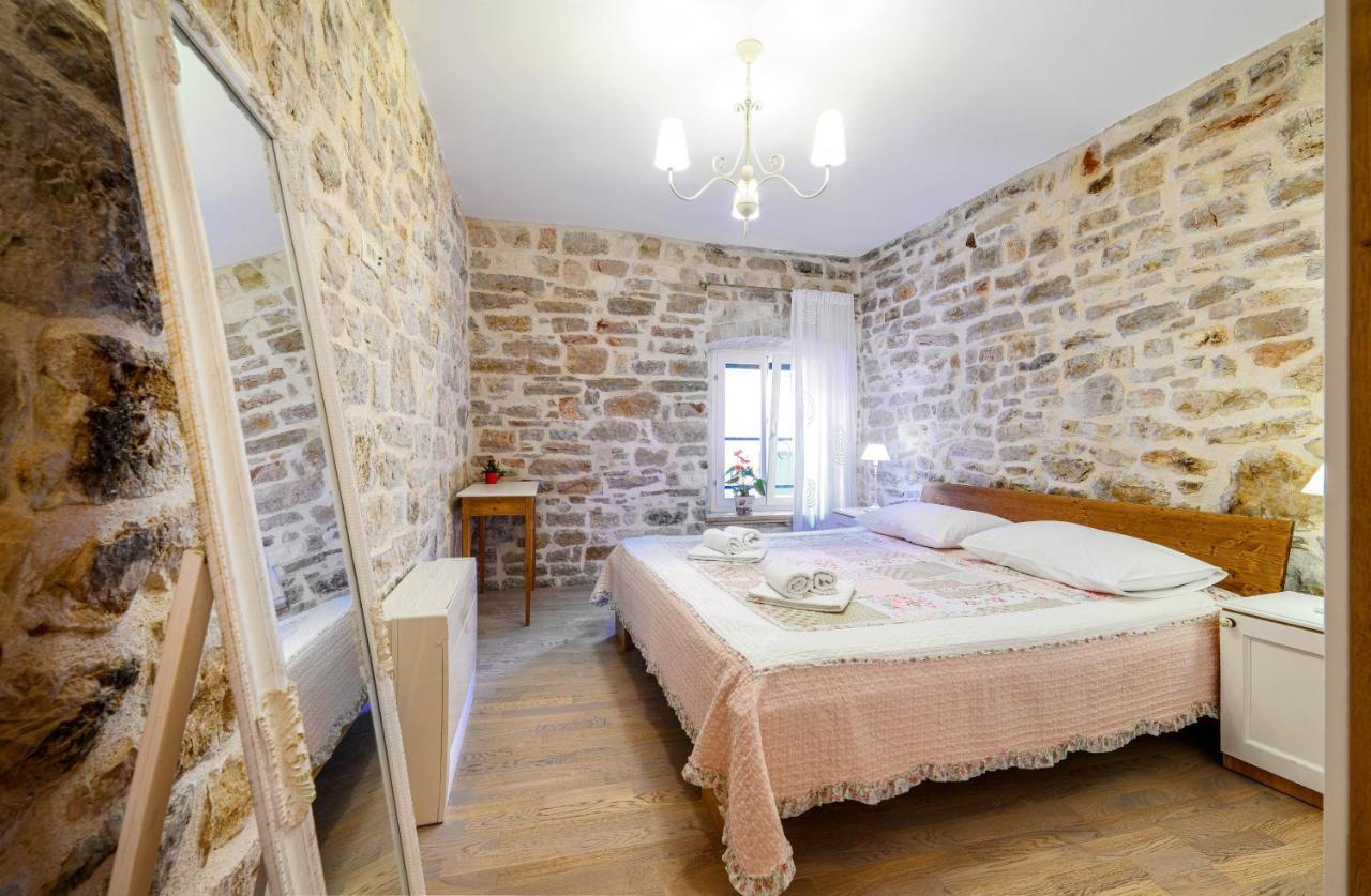 Apartments Festum Šibenik Exteriör bild