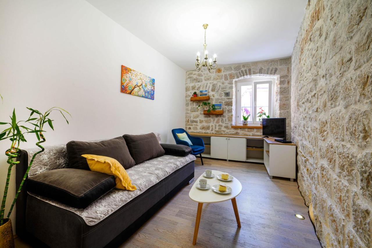 Apartments Festum Šibenik Exteriör bild