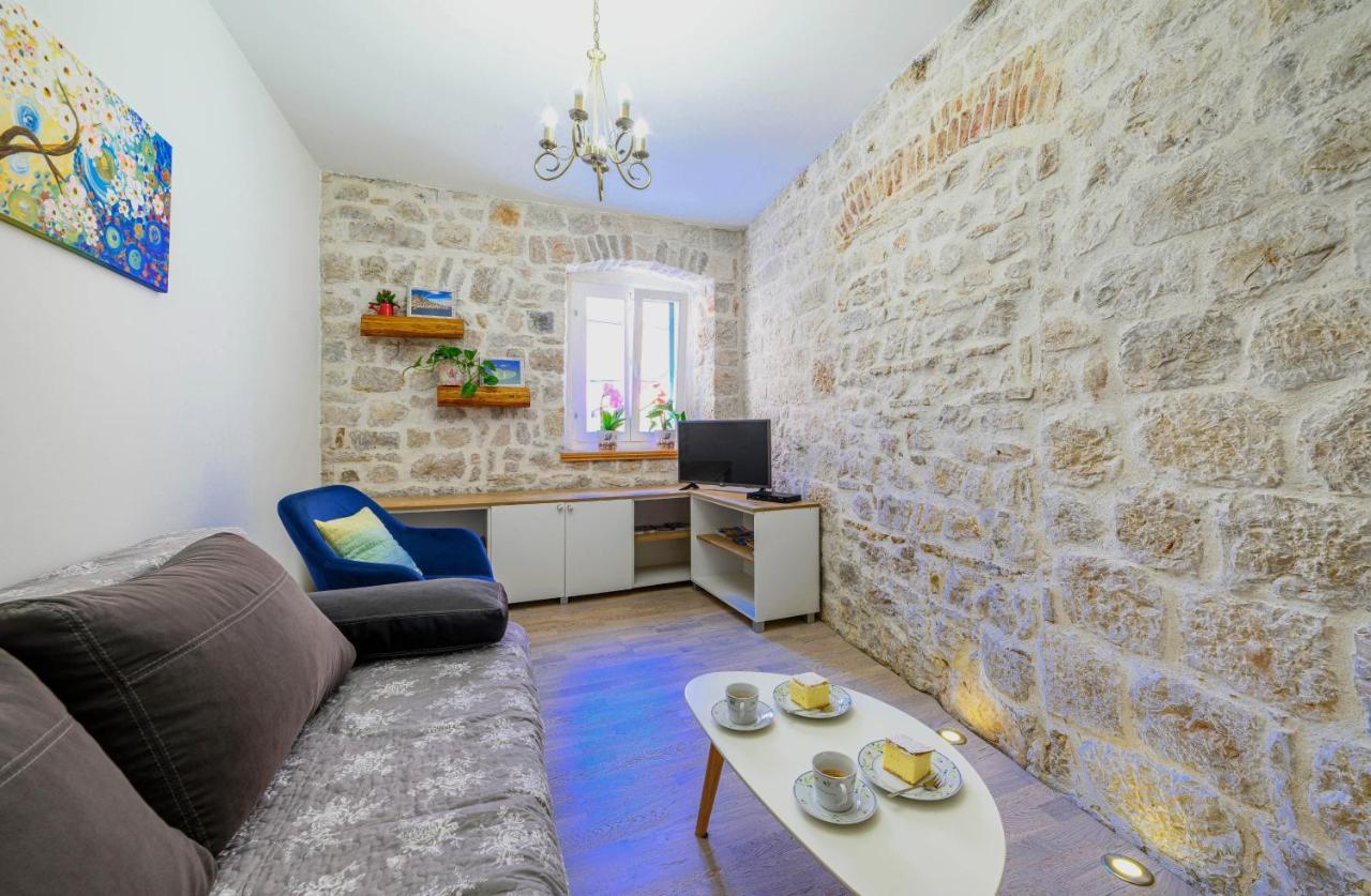 Apartments Festum Šibenik Exteriör bild