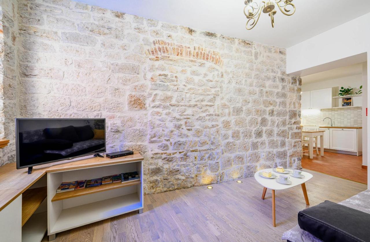 Apartments Festum Šibenik Exteriör bild