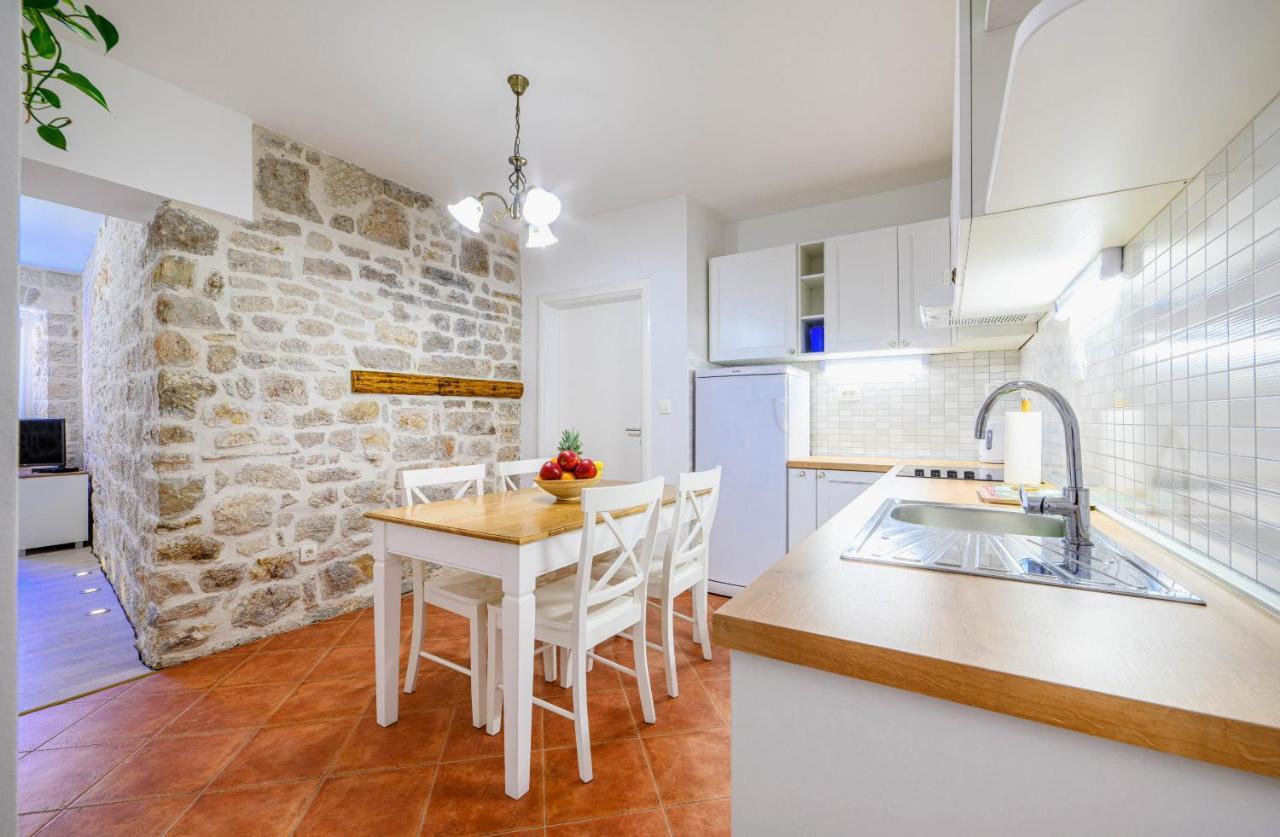 Apartments Festum Šibenik Exteriör bild