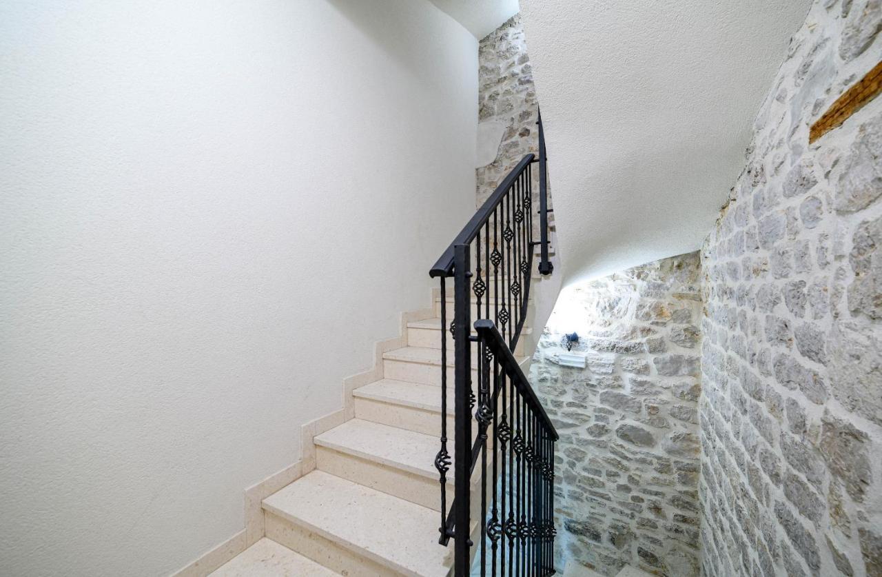 Apartments Festum Šibenik Exteriör bild